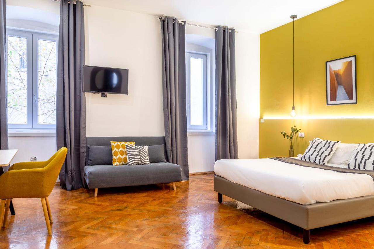 Elegante Appartamento Vicino Alla Stazione - Gold Триест Екстериор снимка
